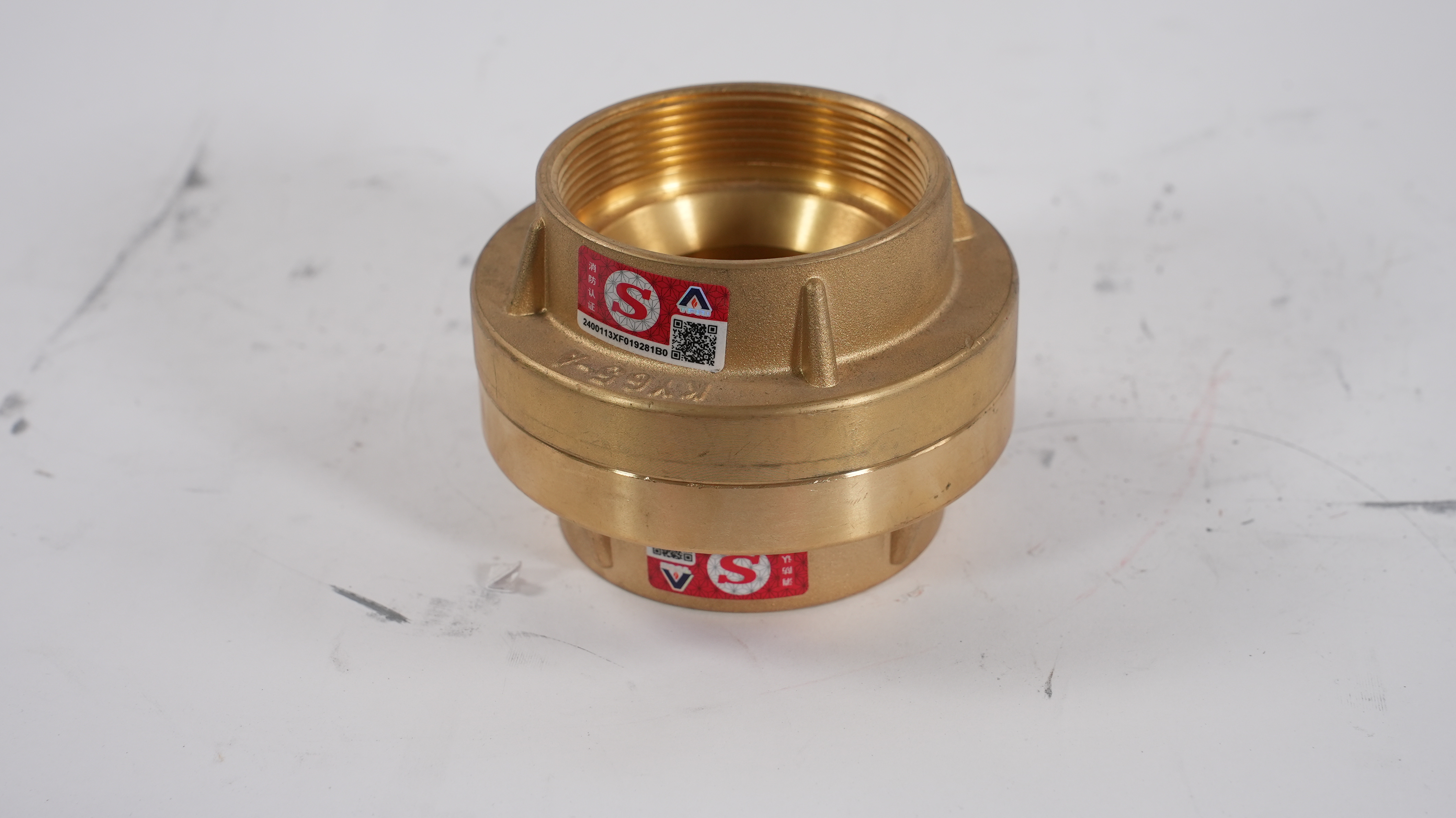  内扣式接口（内螺纹固定接口）