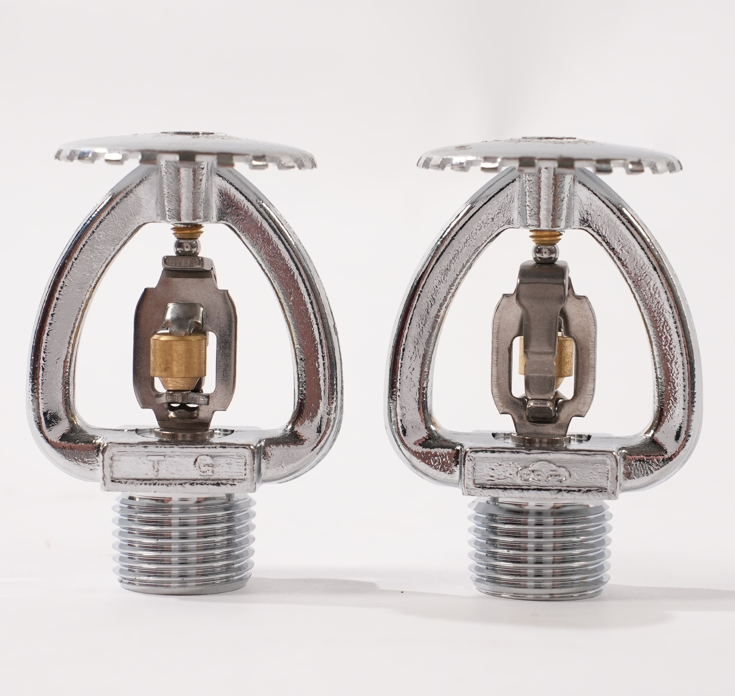 洒水喷头 （直立型易熔合金）  