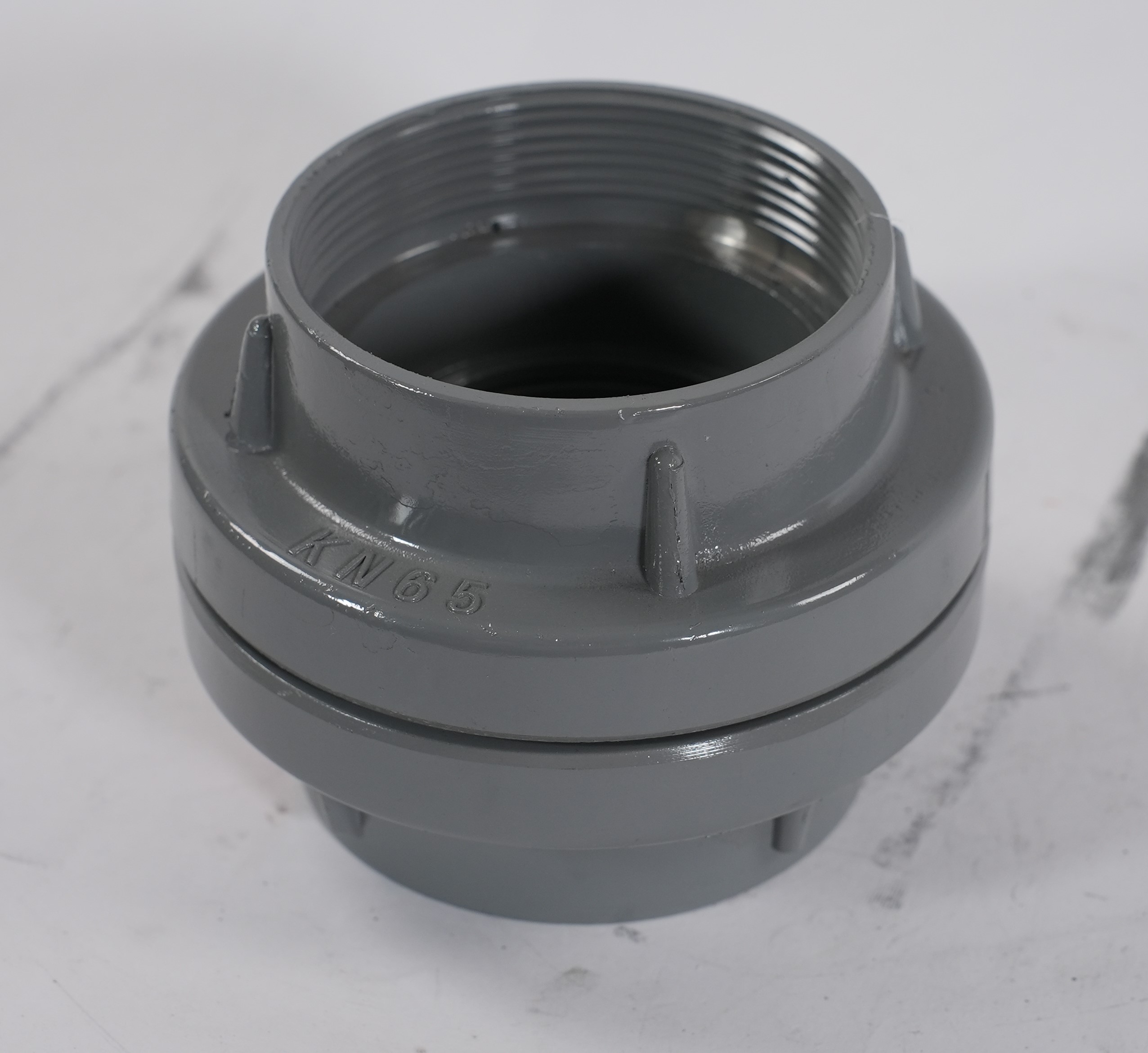  内扣式接口（内螺纹固定接口）